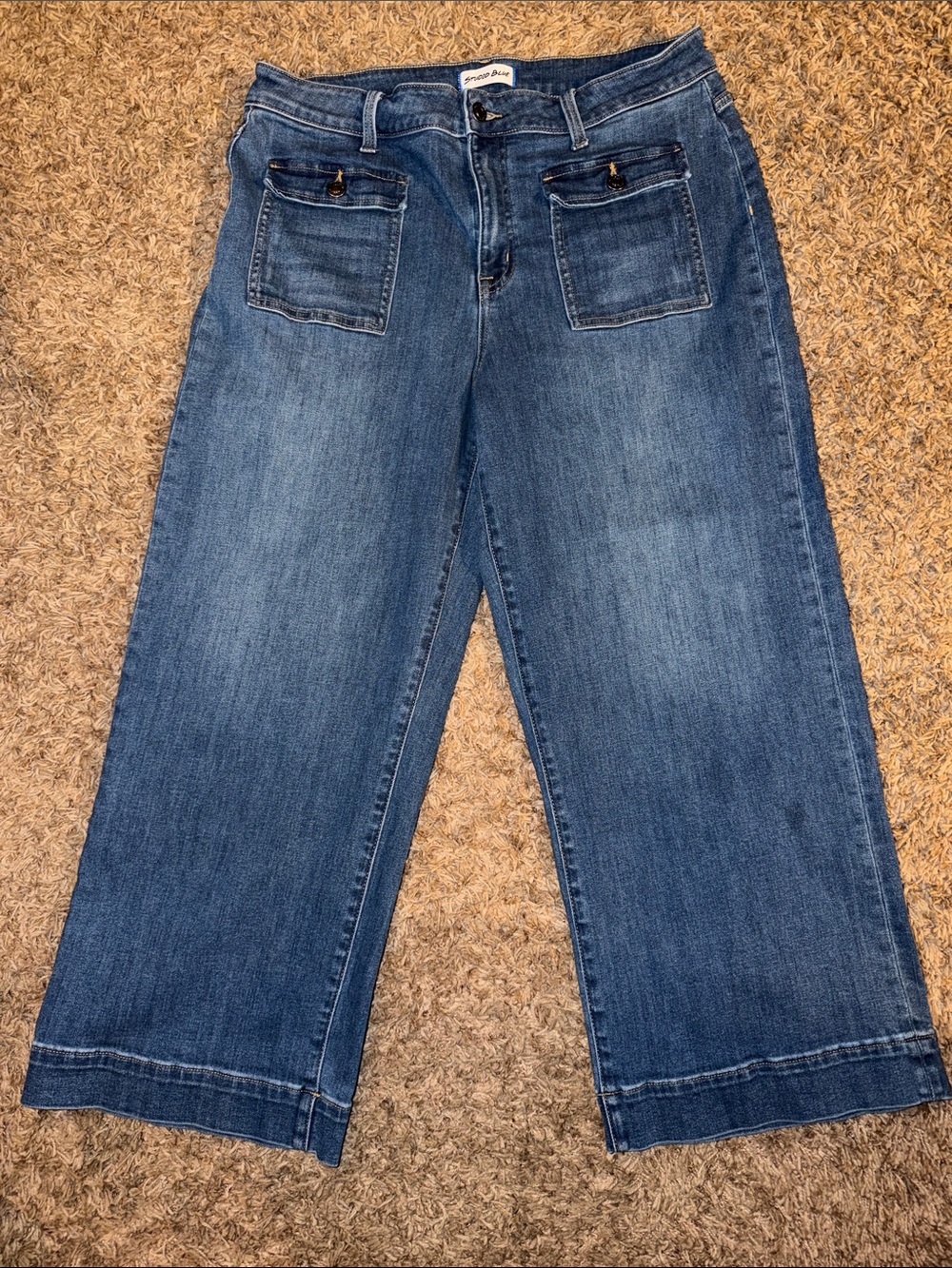 Wide-Leg Denim Jeans in Medium Blue Wash with patch front pockets
